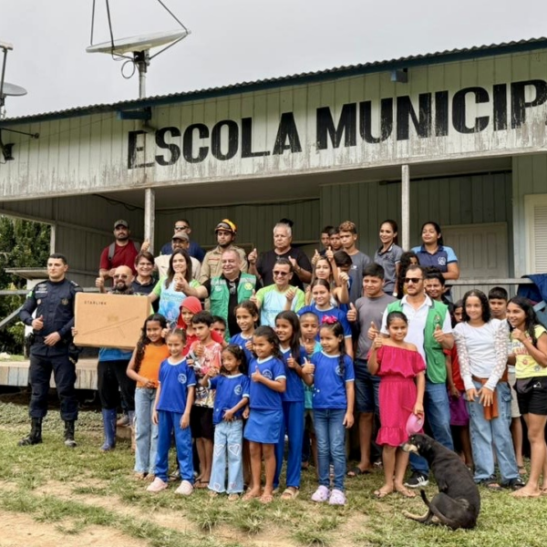 Governo do Acre entrega primeiro ponto de internet via satélite a comunidades rurais de Cruzeiro do Sul e Porto Walter